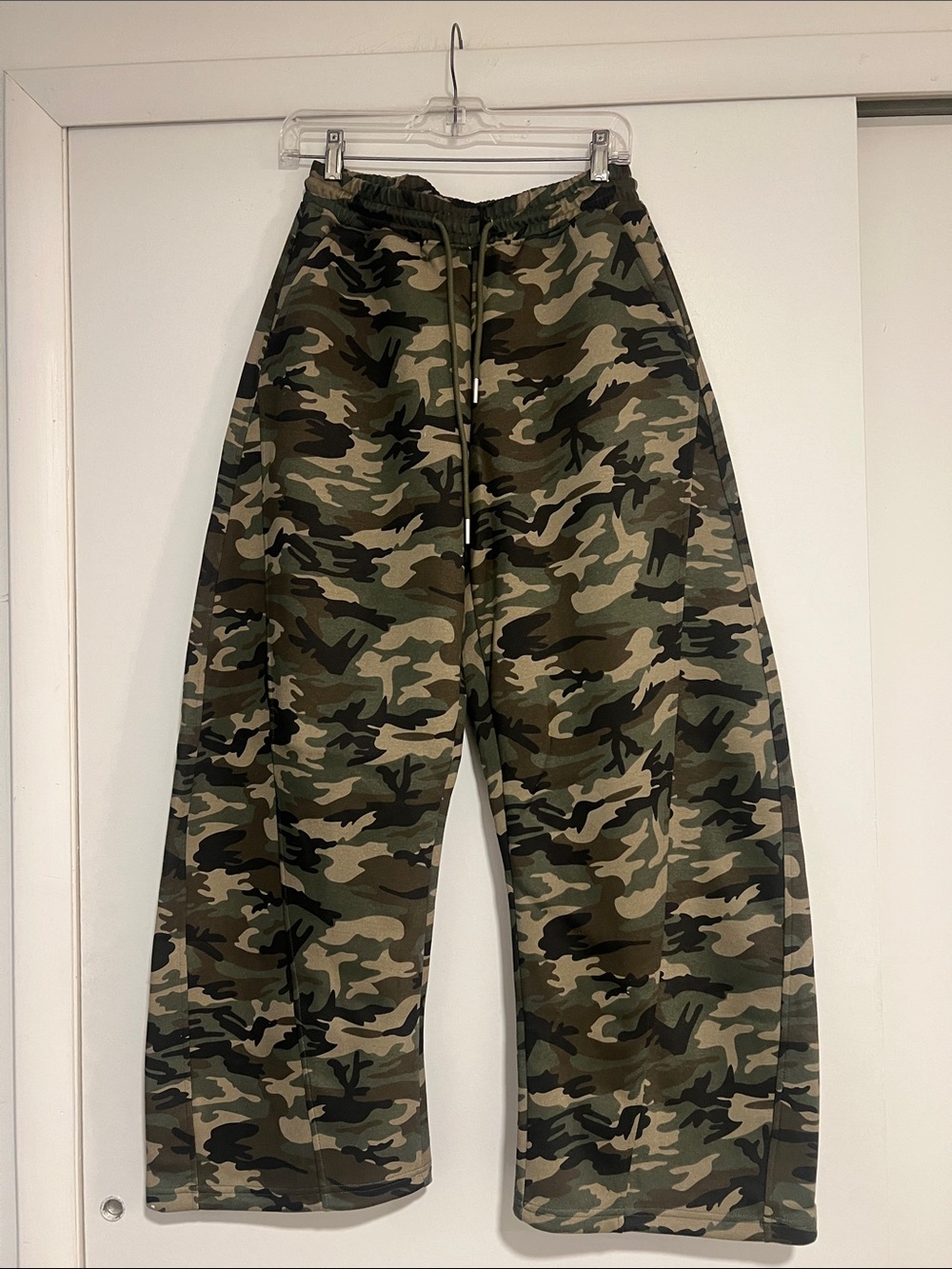 Women's Camo Wide-Leg Drawstring Joggers - Green Camo